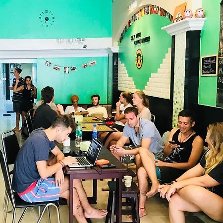 Little Monkey Hostel Янгон Экстерьер фото