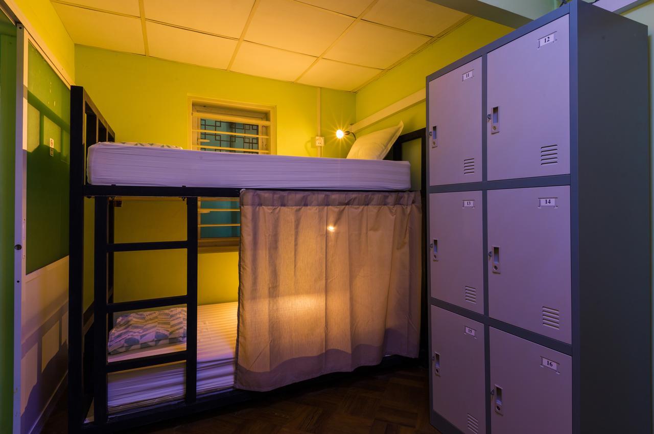 Little Monkey Hostel Янгон Экстерьер фото