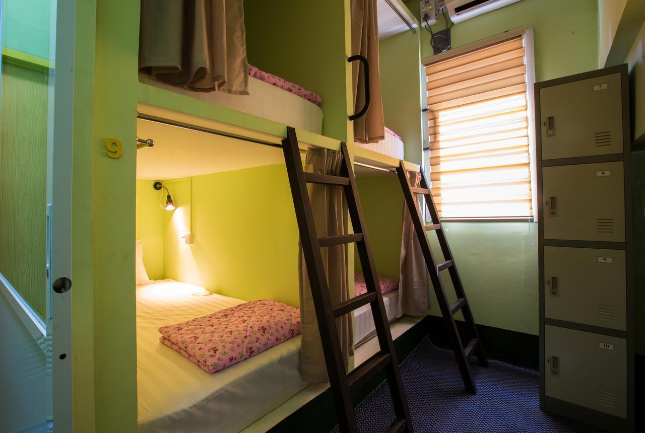 Little Monkey Hostel Янгон Экстерьер фото