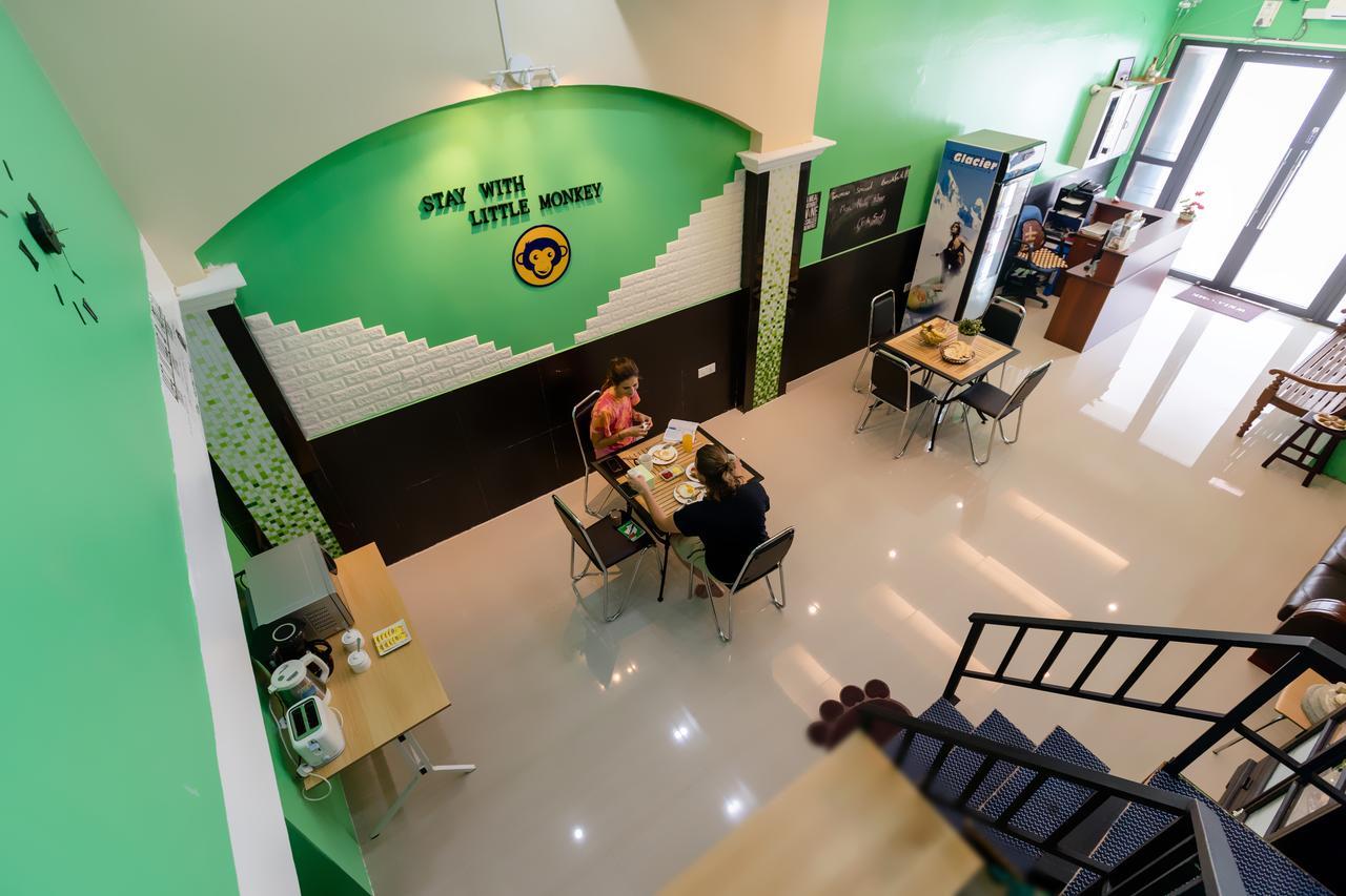 Little Monkey Hostel Янгон Экстерьер фото