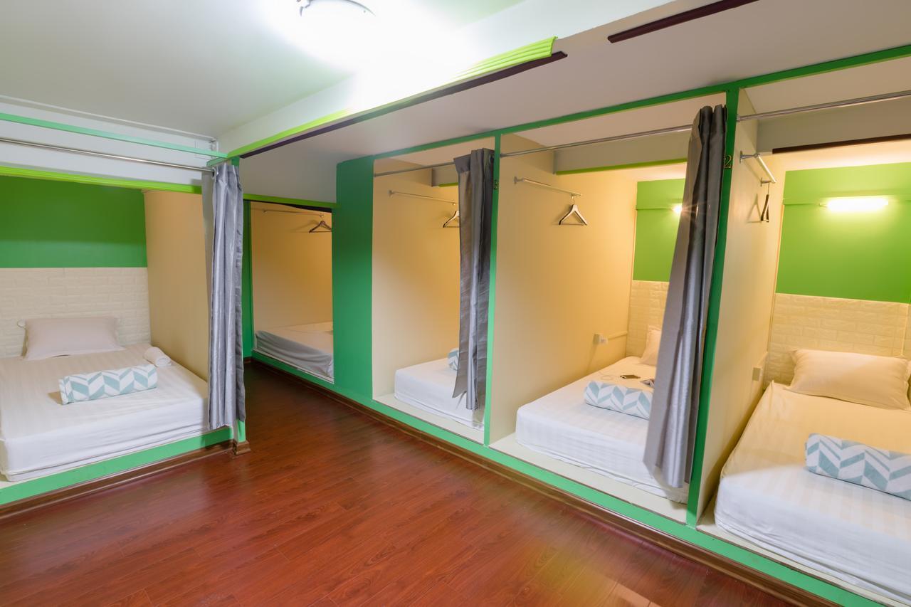Little Monkey Hostel Янгон Экстерьер фото